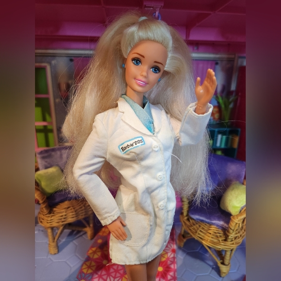 1997 Dentist Barbie - Picture 1 of 5